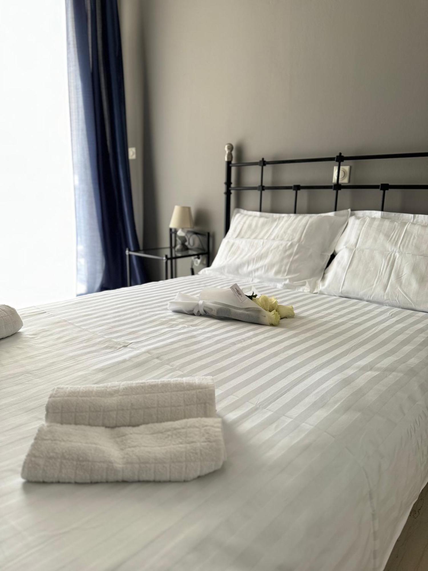 Windsor Place Apartment - Vouliagmeni Athen Eksteriør billede